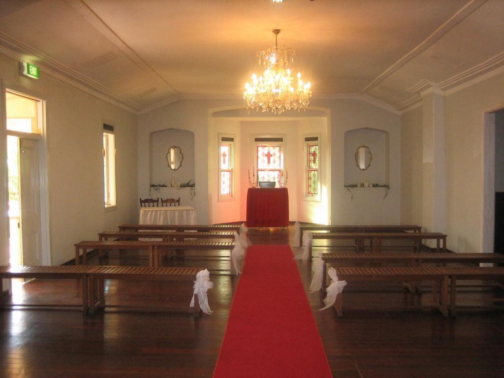 The Priory Hotel Донґара Екстер'єр фото