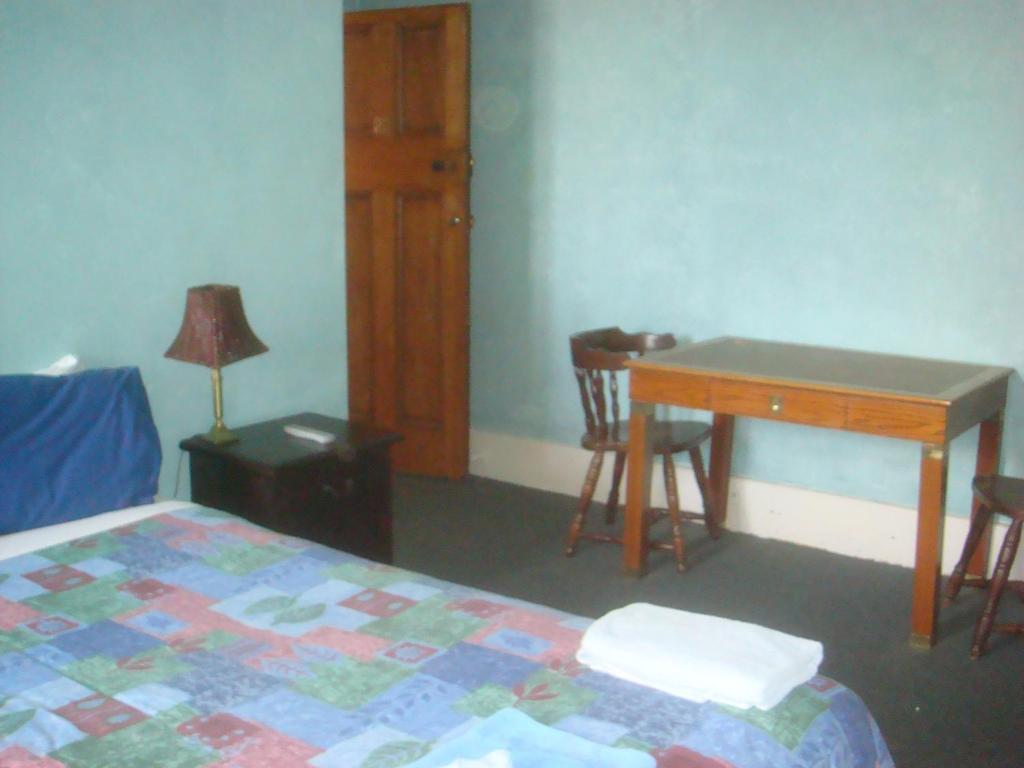 The Priory Hotel Донґара Екстер'єр фото