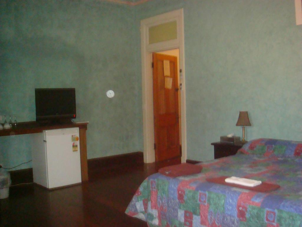 The Priory Hotel Донґара Екстер'єр фото
